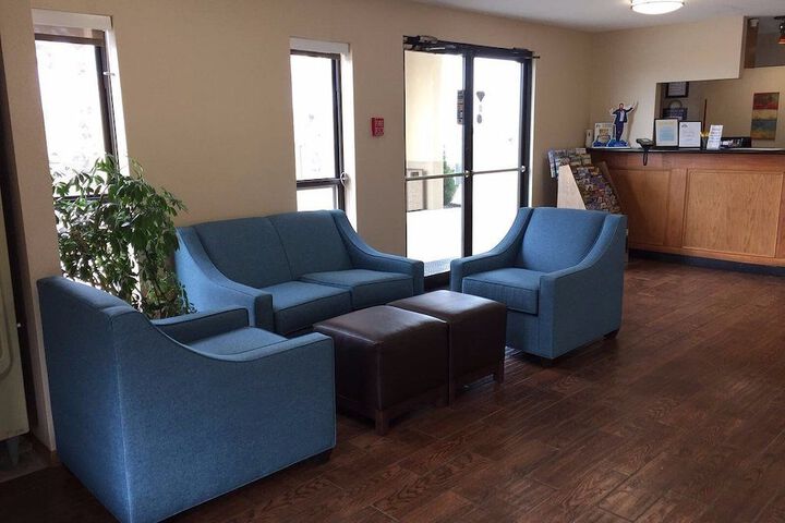 Days Inn by Wyndham Colby