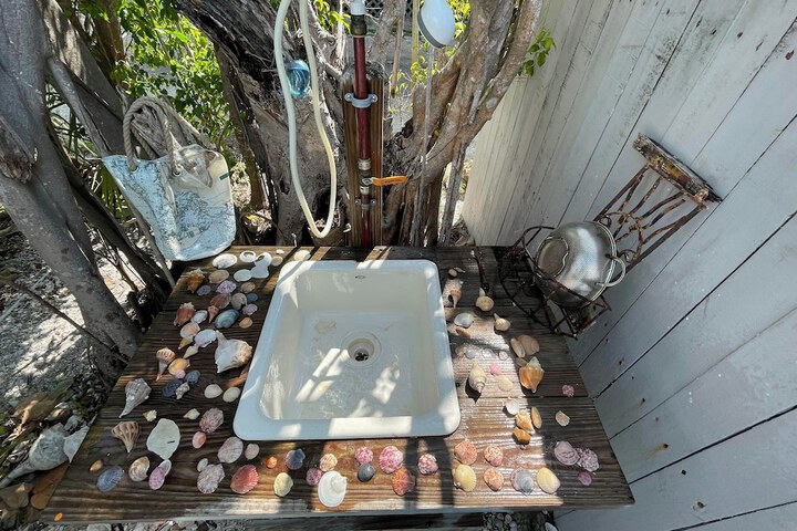 Tarpon Tale Inn
