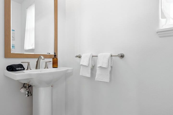 Leale'a by Avantstay Ocean + Mountain Views!