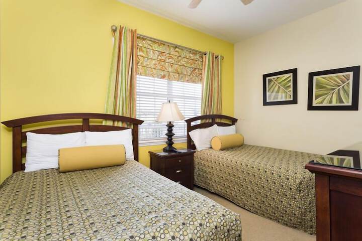 Room 15 of 32