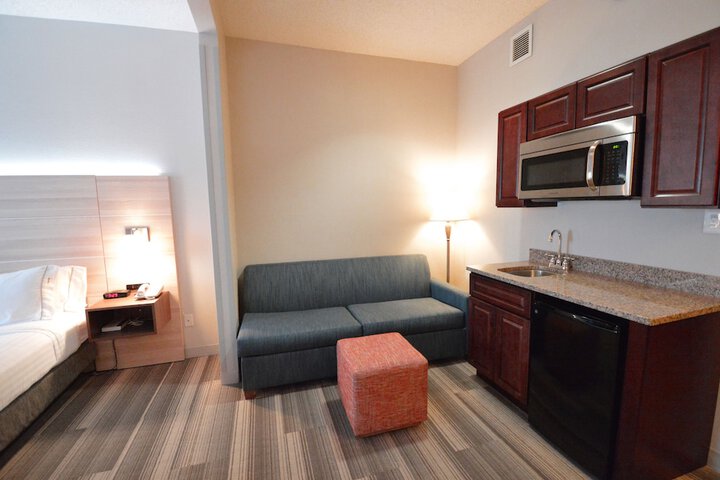 Holiday Inn Express Toledo-Oregon by IHG