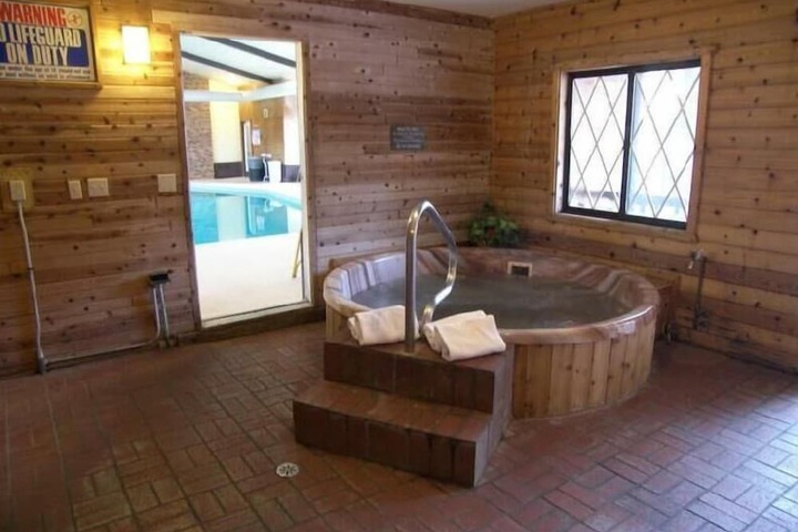 Spa 33 of 36