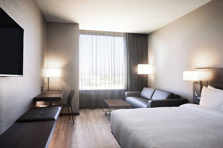 Room 21 of 44