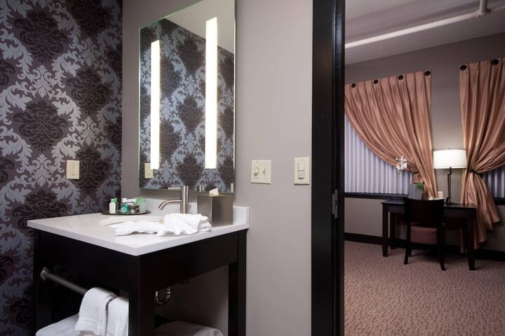 The Giacomo Niagara Falls NY an Ascend Collection Hotel