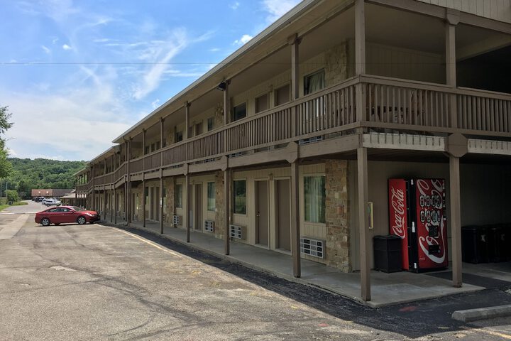 Salt Creek Inn