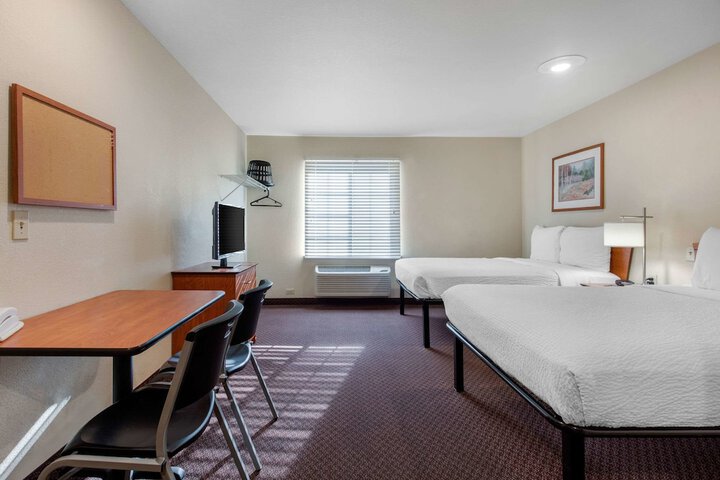 Room 14 of 18