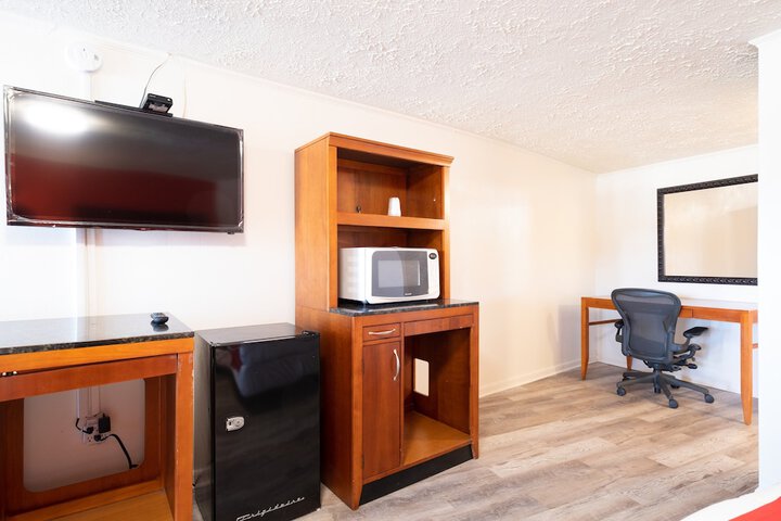 Room 10 of 24