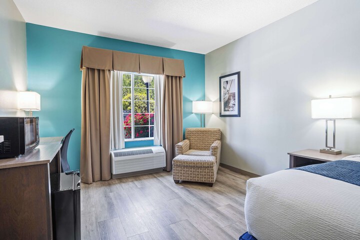 Blue Water Inn & Suites BW Signature Collection