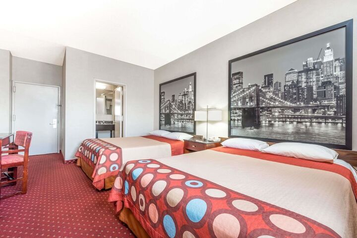 Room 5 of 16