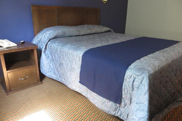Room 25 of 48