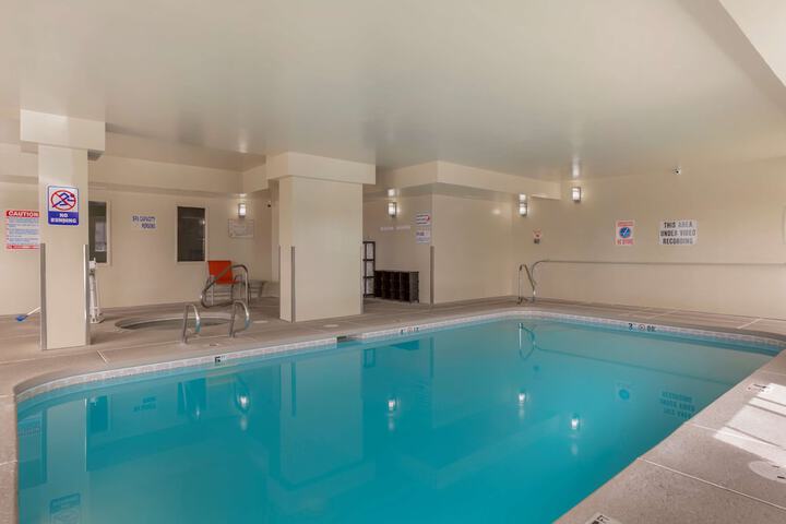 Best Western Plus The Four Corners Inn