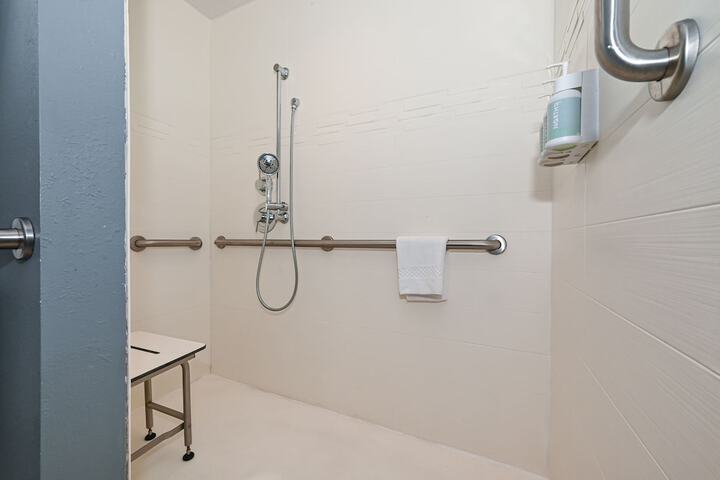 Room 40 of 62