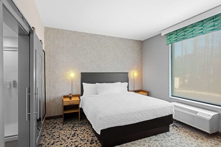 Home2 Suites by Hilton Hendersonville