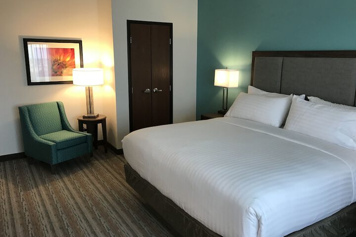 Holiday Inn & Suites Denver Tech Center-Centennial by IHG
