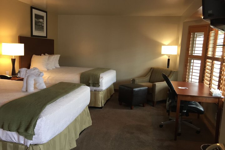 Dinosaur Inn & Suites