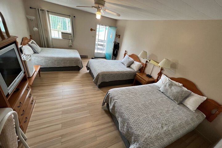 Room 15 of 24