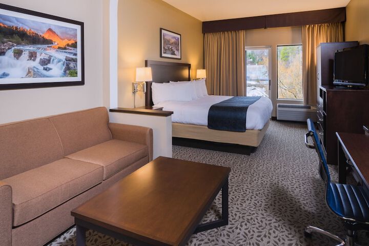 Whitefish Riverfront Hotel
