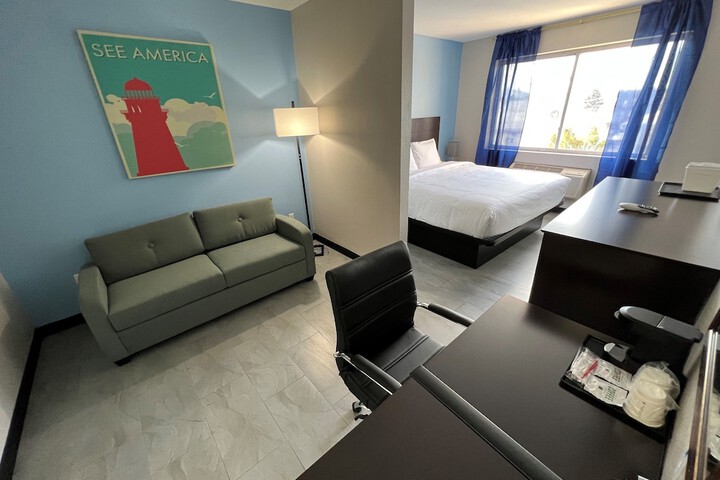 Room 10 of 27