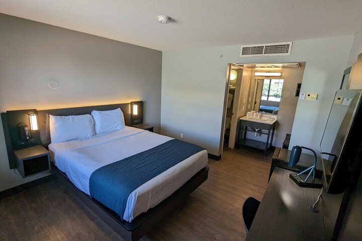 Room 58 of 64