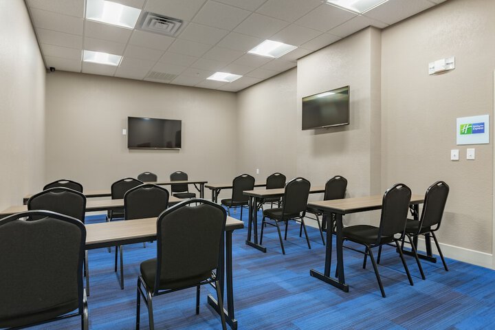 Holiday Inn Express and Suites San Marcos South by IHG