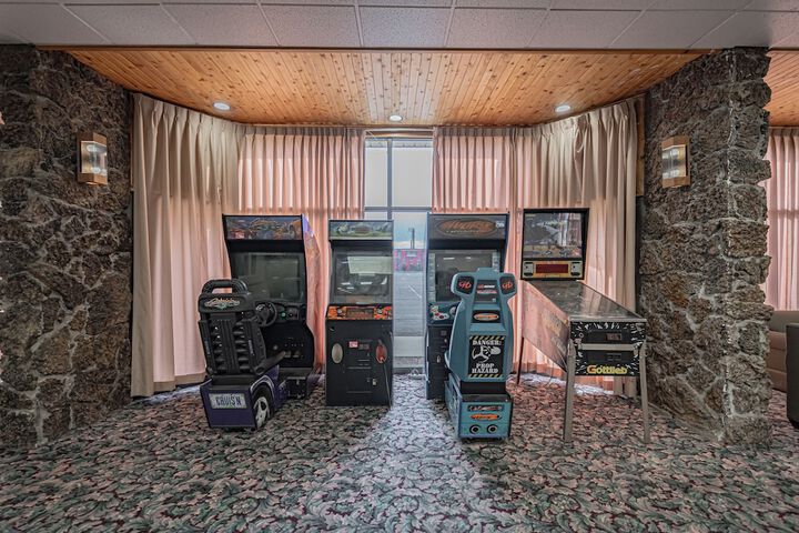 Room 15 of 51