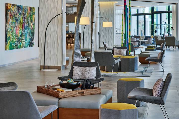 Art Ovation Hotel Autograph Collection