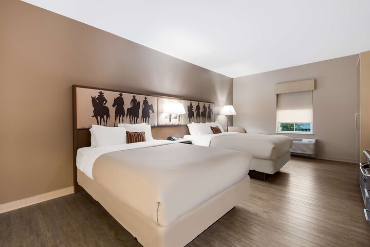 Room 27 of 35