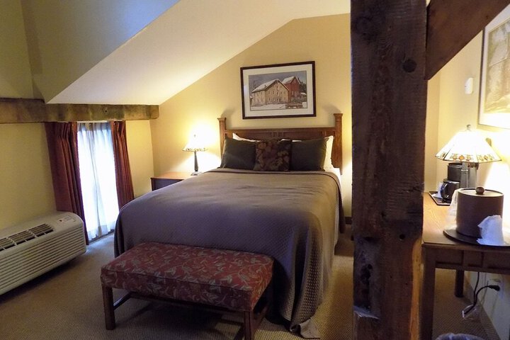 THE RED MILL INN