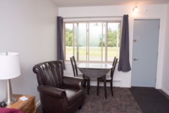Three Lakes Motel