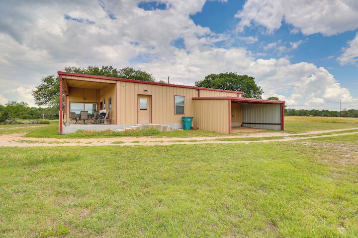 Bertram Ranch Property w / Patio & Gas Grill!
