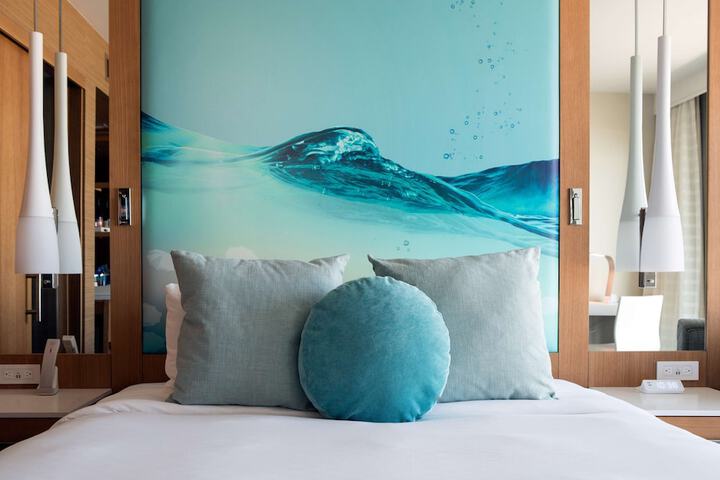 Room 14 of 80
