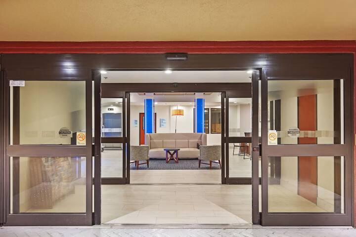 Hotel 2 of 39