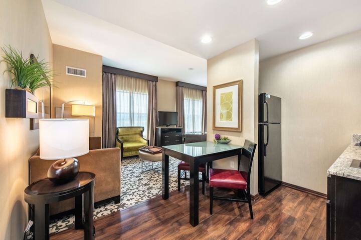 Homewood Suites by Hilton Oxnard / Camarillo
