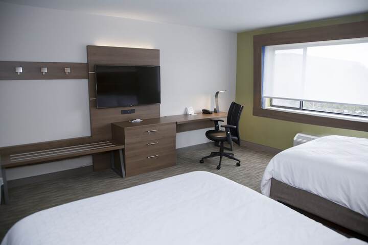 Room 27 of 77