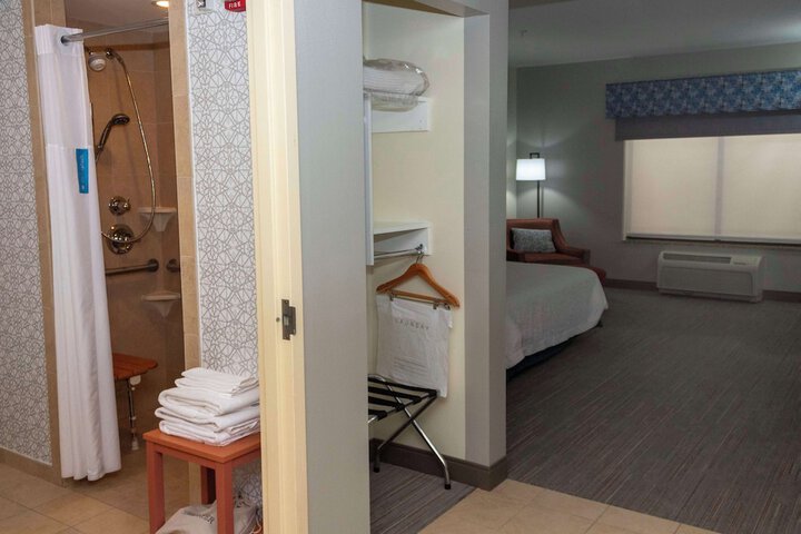Hampton Inn & Suites Riverton