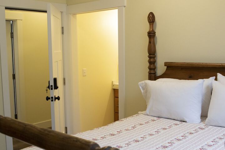 Iron Horse Inn Bed & Breakfast