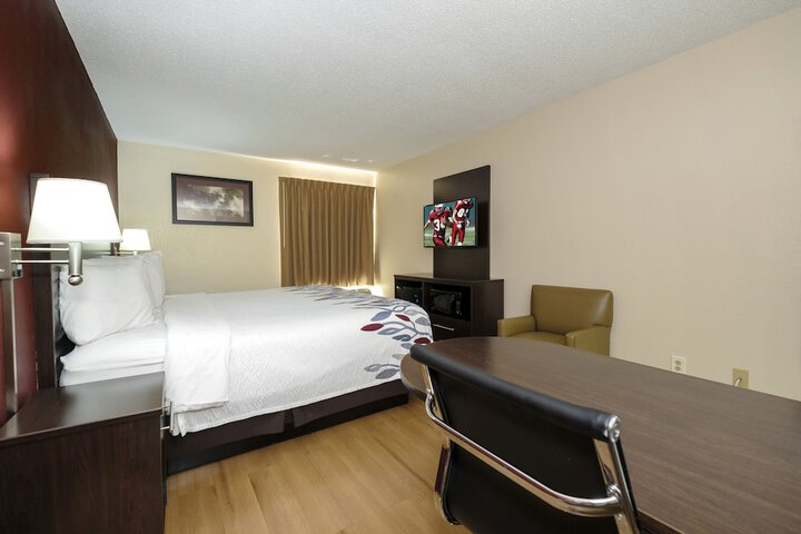 Room 27 of 34