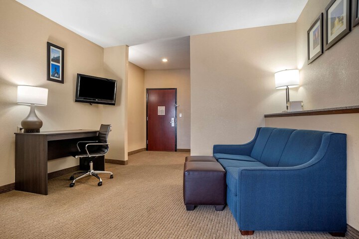 Room 15 of 28