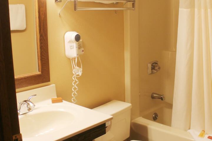 Room 14 of 33