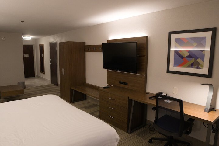 Holiday Inn Express & Suites Douglas by IHG