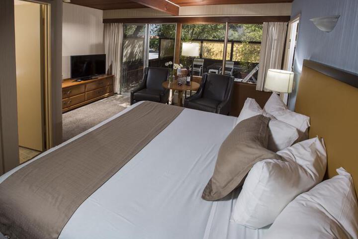 BLUE SKY LODGE