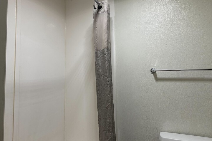Room 8 of 11