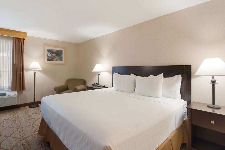 Room 13 of 27