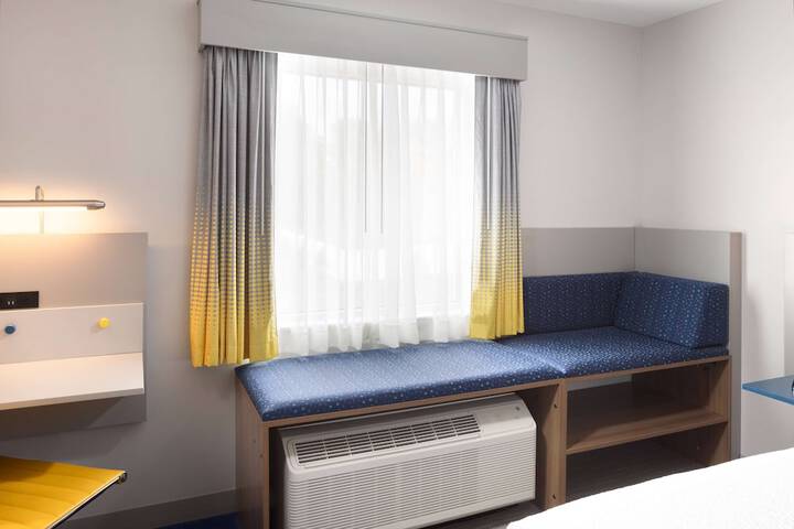 Room 15 of 41