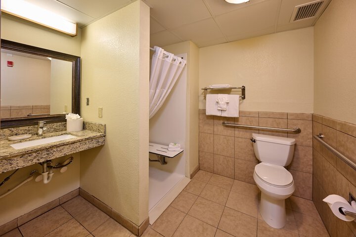 Room 17 of 31