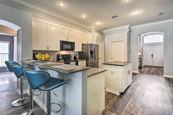 Apopka Single-story Home w / Private Lanai + Pool!