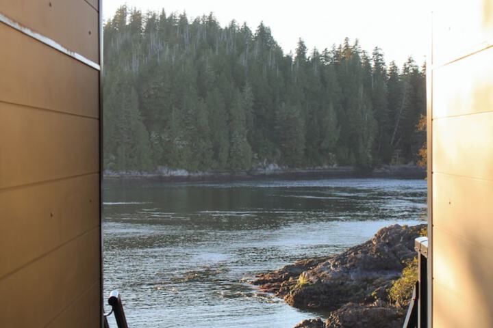 Duffin Cove Oceanfront Lodging