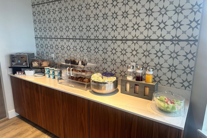 Breakfast/Coffee Service 102 of 138
