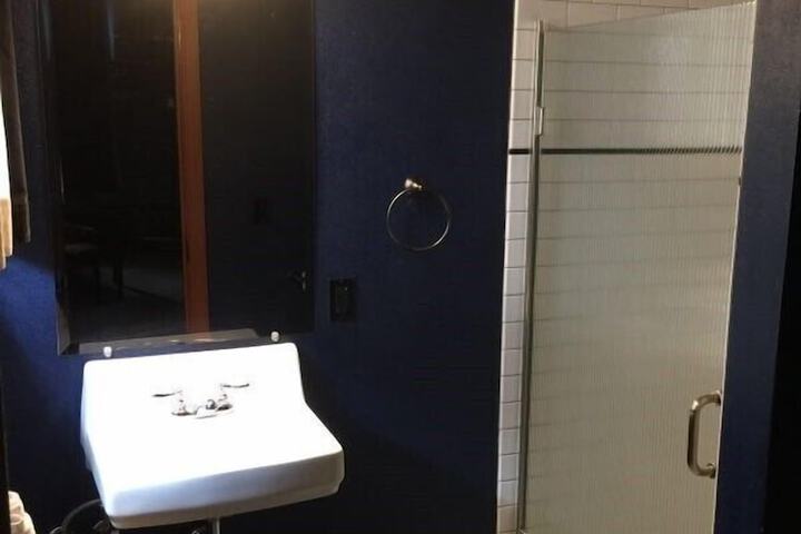 McMenamins Crystal Hotel