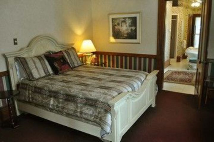 White Swan Inn Bed & Breakfast
